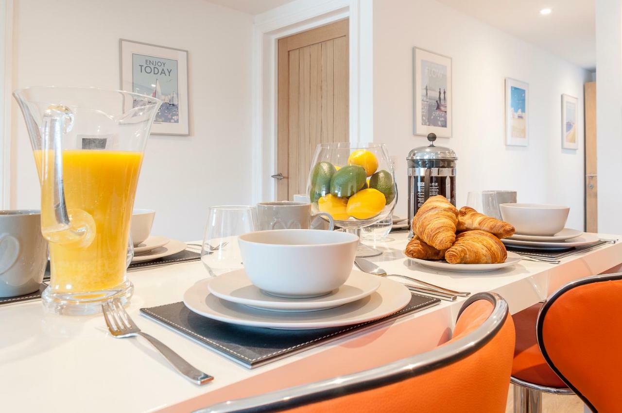 Апартаменты Pure B - Exceptional Views Of Tamar & Royal William Yard With Free Parking & Wifi Плаймаут Экстерьер фото